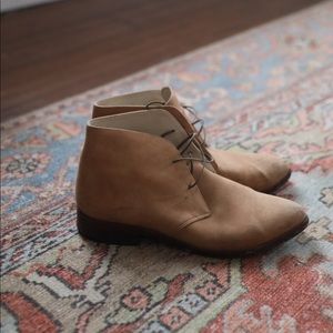 Nisolo Isa Boot in Sand